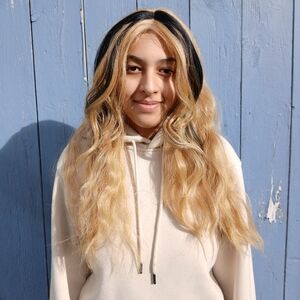 Fashion Wig blonde with black streak